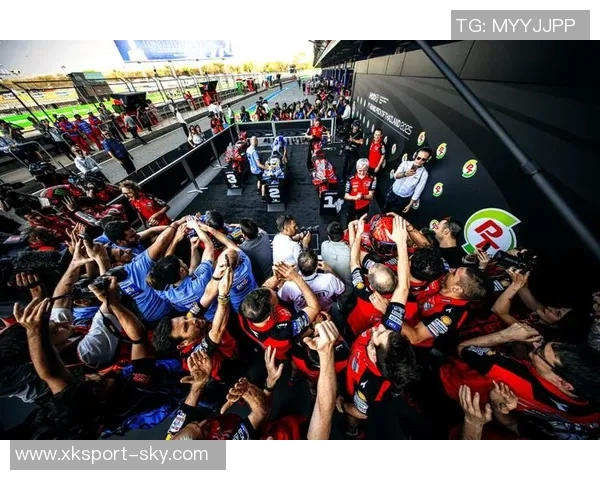 泰国队激烈拼抢频频犯规吃黄牌比赛火药味十足 泰国队激烈拼抢频频犯规吃黄牌比赛火药味十足