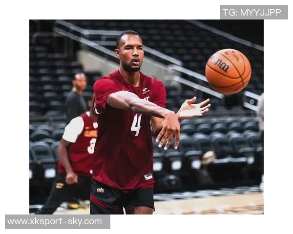 米切尔首节独得13分表现抢眼但失误和犯规略显频繁 米切尔首节独得13分表现抢眼但失误和犯规略显频繁