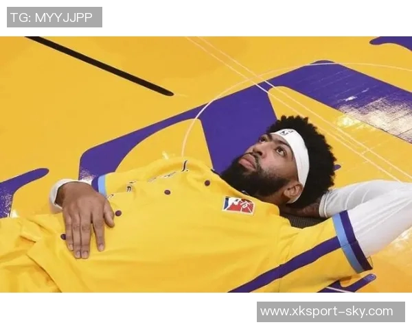 帕金斯对浓眉身材变化的看法:树立榜样保持良好体型的重要性 帕金斯对浓眉身材变化的看法:树立榜样保持良好体型的重要性