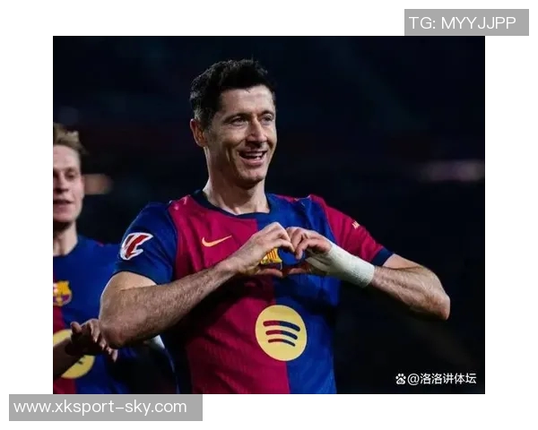 弗里克称赞莱万状态出众或许只有C罗能比肩 弗里克称赞莱万状态出众或许只有C罗能比肩