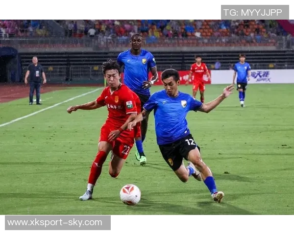 2025中甲大连鲲城队观众热情高涨总人数达75534场均超5000人 2025中甲大连鲲城队观众热情高涨总人数达75534场均超5000人