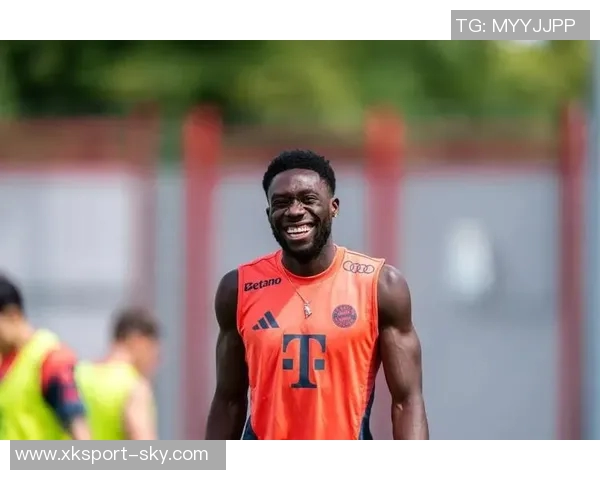 戴维斯恢复训练进展顺利预计很快回归拜仁合练