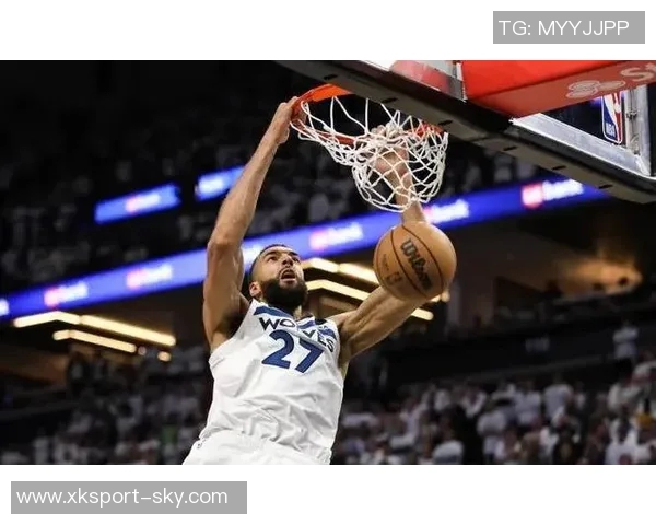 马克西表现稳健20投10中贡献27分7篮板9助攻5次失误展现全面能力