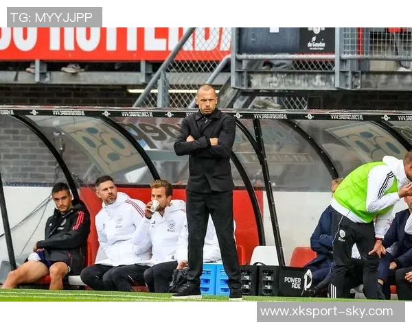 前阿贾克斯主帅海廷加正式加盟热刺担任助理教练助力球队发展