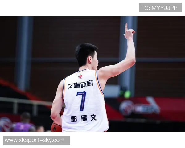 曾繁日状态低迷4投0中仅得1分3篮板4助攻1盖帽犯规满离场表现令人失望